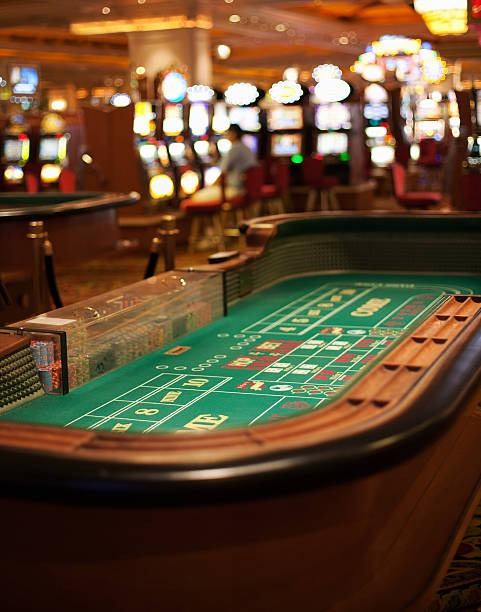 Live dealer presenting table choices
